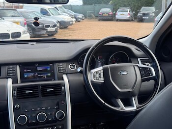 Used Land Rover Discovery Sport 2017 for sale - 75810035: Photo