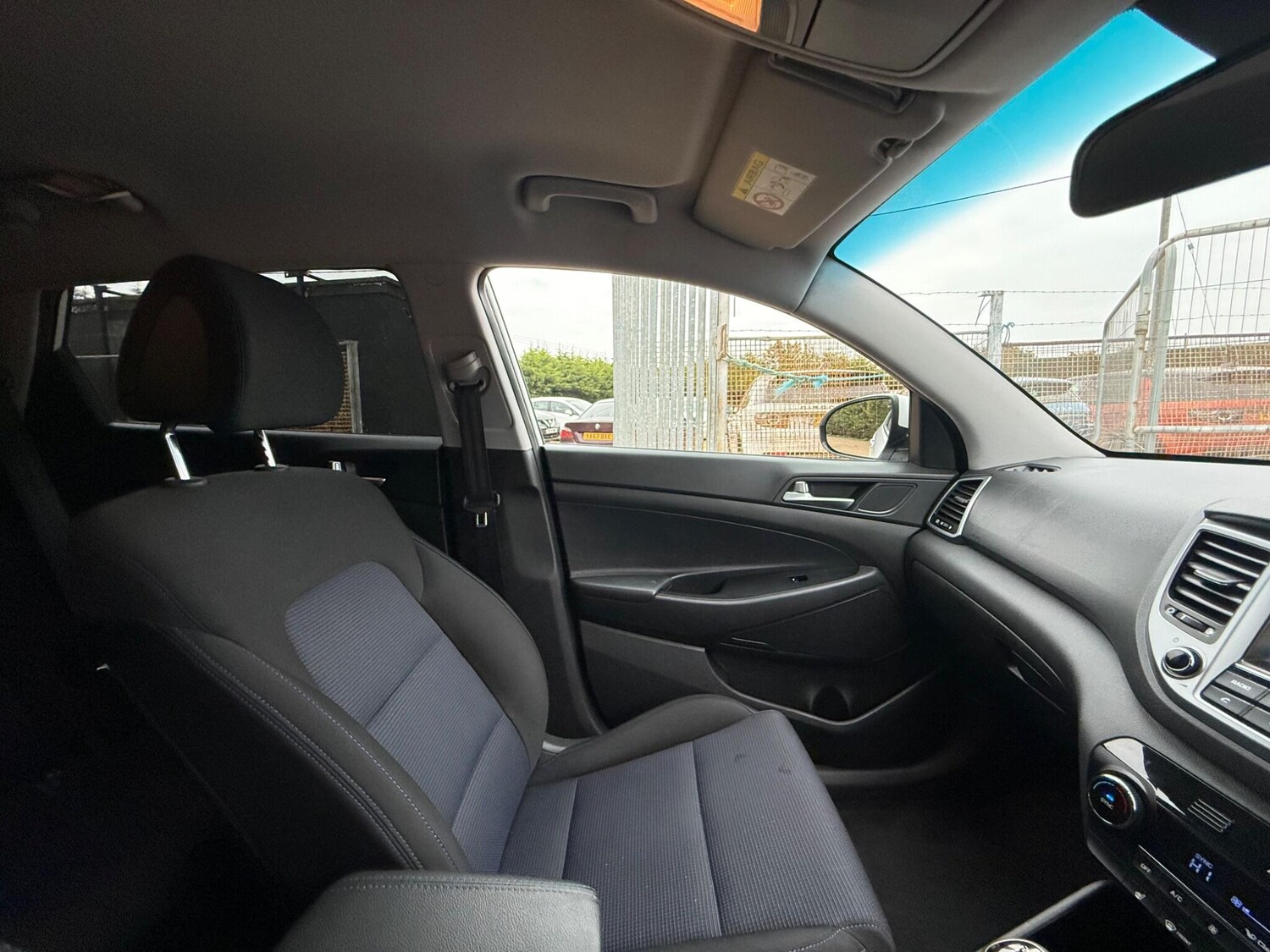 Used Hyundai TUCSON 2017 for sale - 76307700: Photo 24