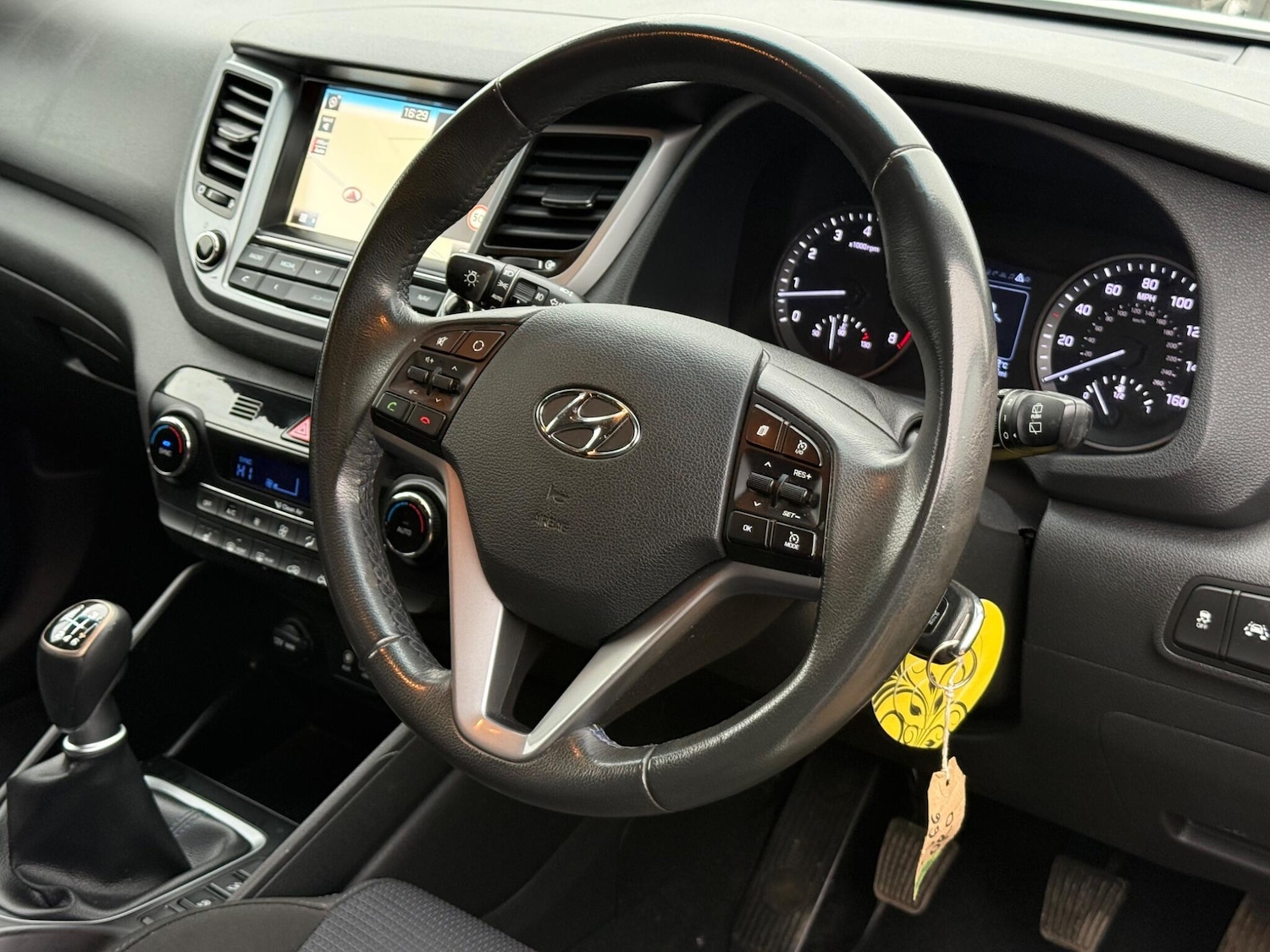 Used Hyundai TUCSON 2017 for sale - 76307700: Photo 3