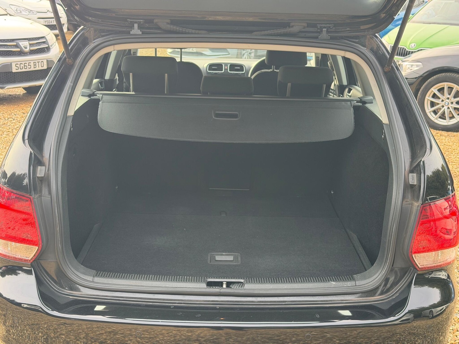 Used Volkswagen Golf 2010 for sale - 77892713: Photo 8