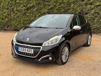 Peugeot - 208