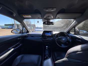 Used Toyota C-HR 2017 for sale - 75003009: Photo