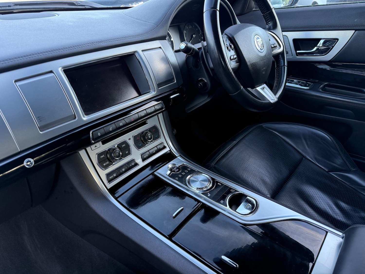 Used Jaguar XF 2013 for sale - 76658808: Photo 12