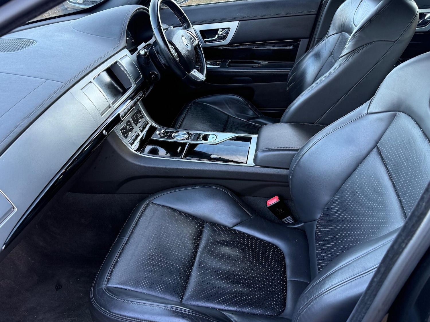 Used Jaguar XF 2013 for sale - 76658808: Photo 27