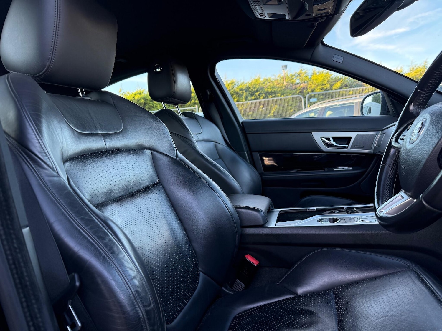 Used Jaguar XF 2013 for sale - 76658808: Photo 29