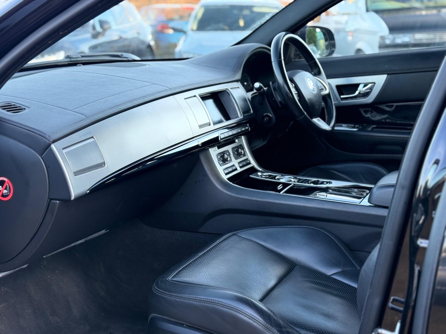 Used Jaguar XF 2013 for sale - 76658808: Photo 32