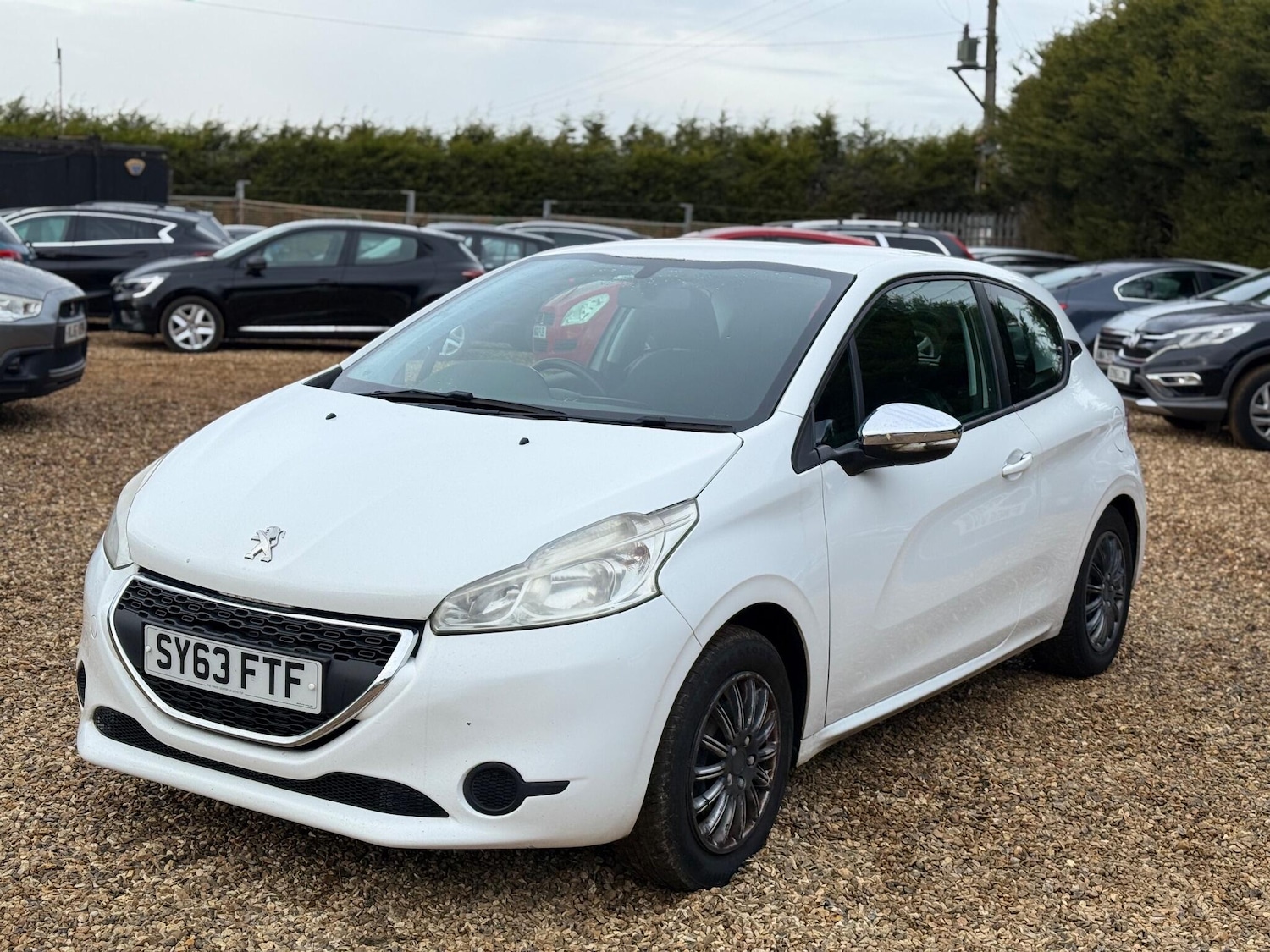 Used Peugeot 208 2013 for sale - 77271347: Photo 2