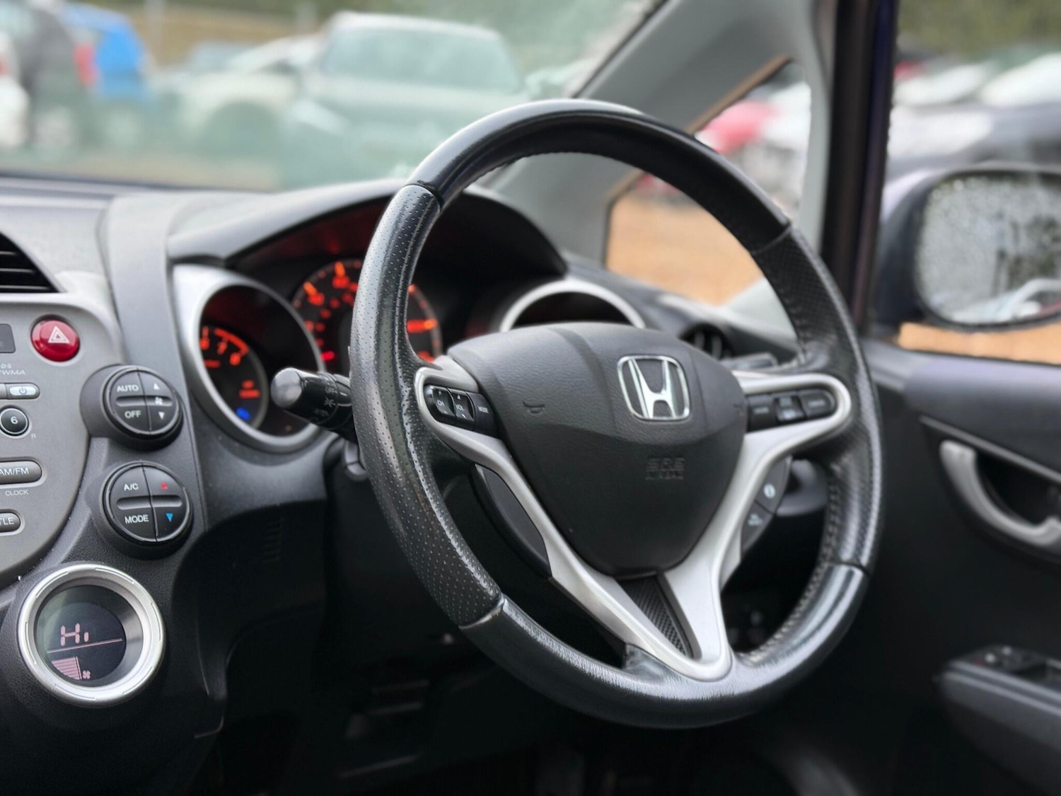 Used Honda Jazz 2010 for sale - 77057535: Photo 4