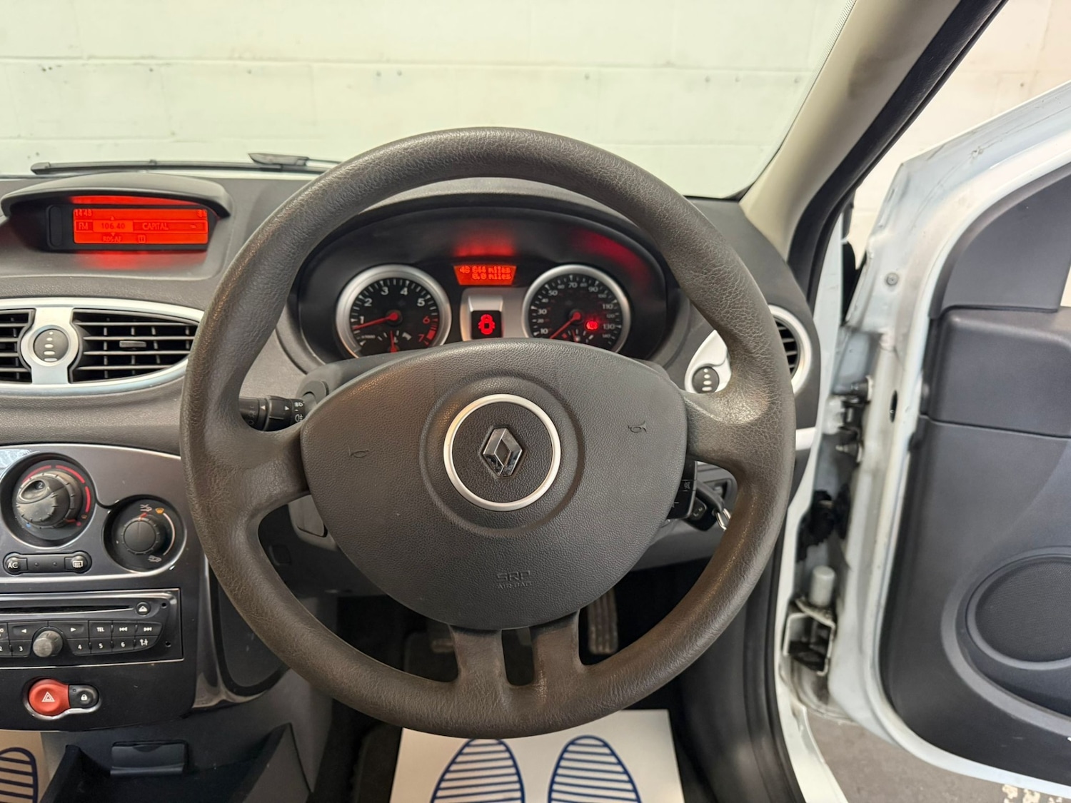 Used Renault Clio 2012 for sale - 77170608: Photo 17