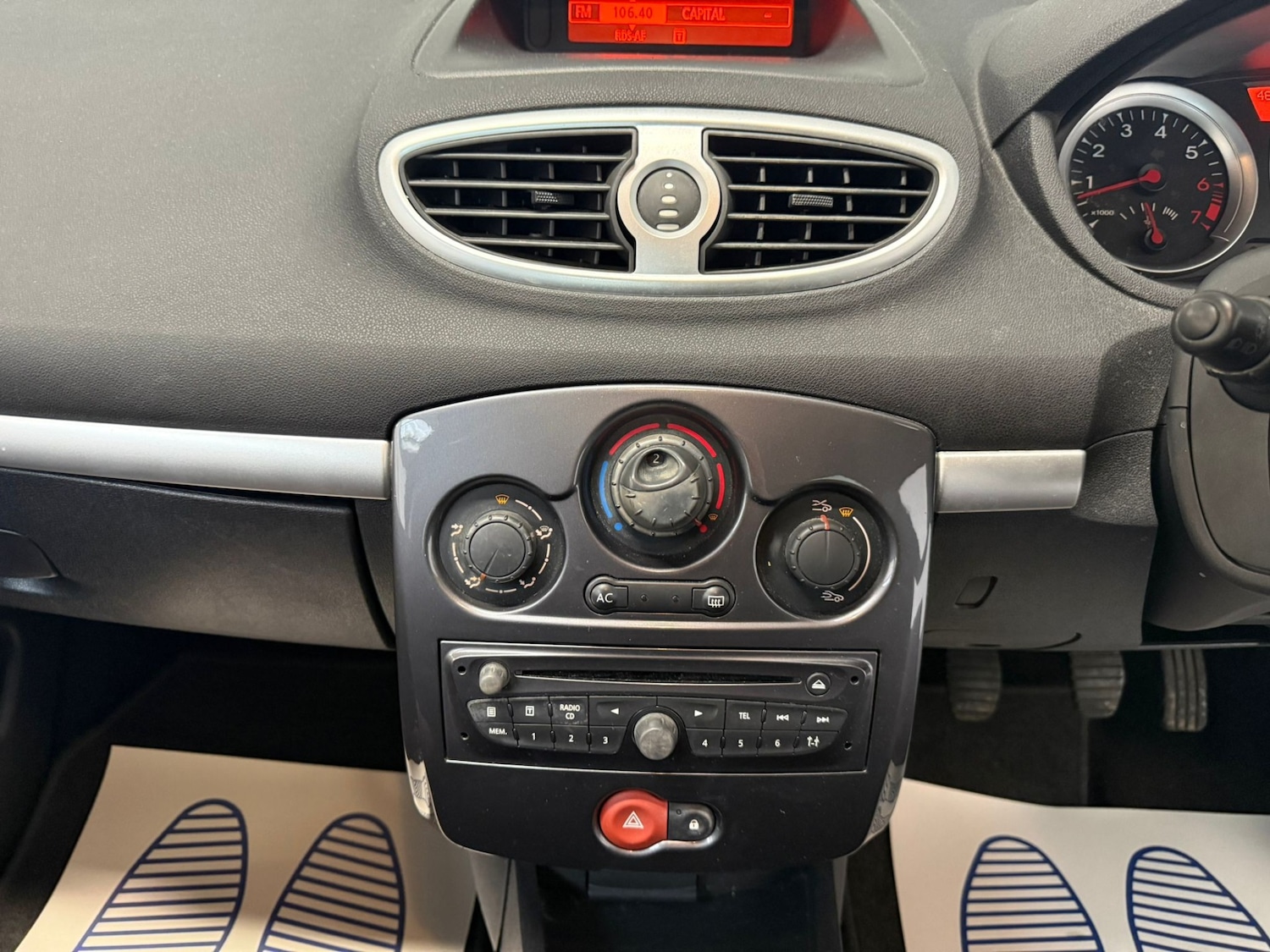 Used Renault Clio 2012 for sale - 77170608: Photo 25