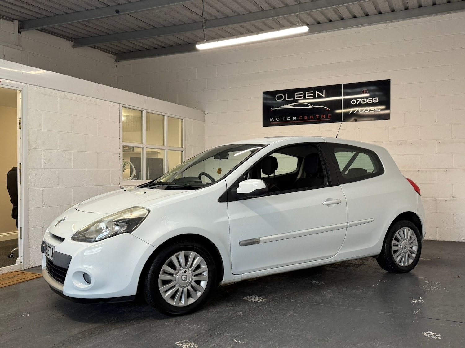 Used Renault Clio 2012 for sale - 77170608: Photo 3