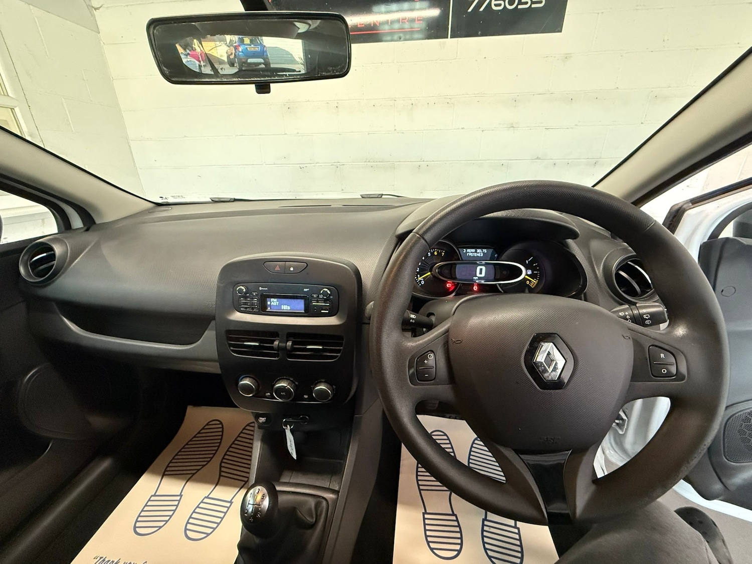 Used Renault Clio 2015 for sale - 76436864: Photo 17