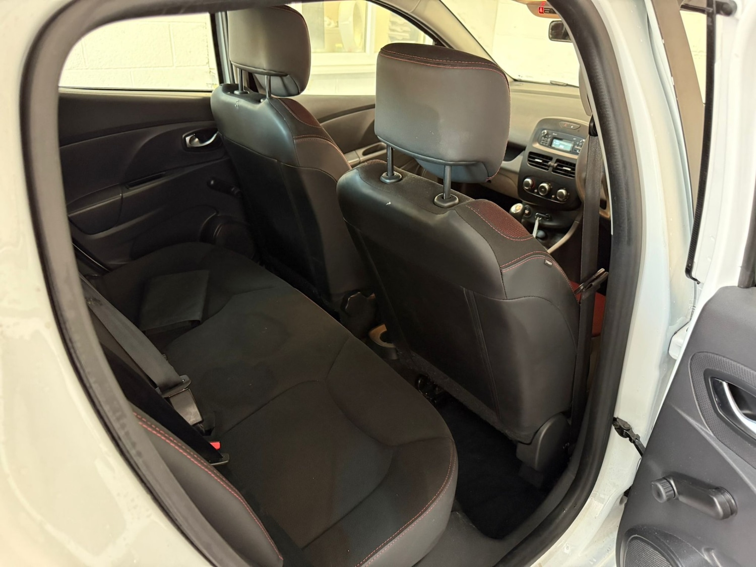 Used Renault Clio 2015 for sale - 76436864: Photo 21