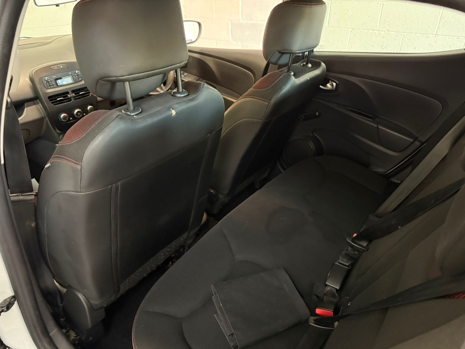 Used Renault Clio 2015 for sale - 76436864: Photo 24