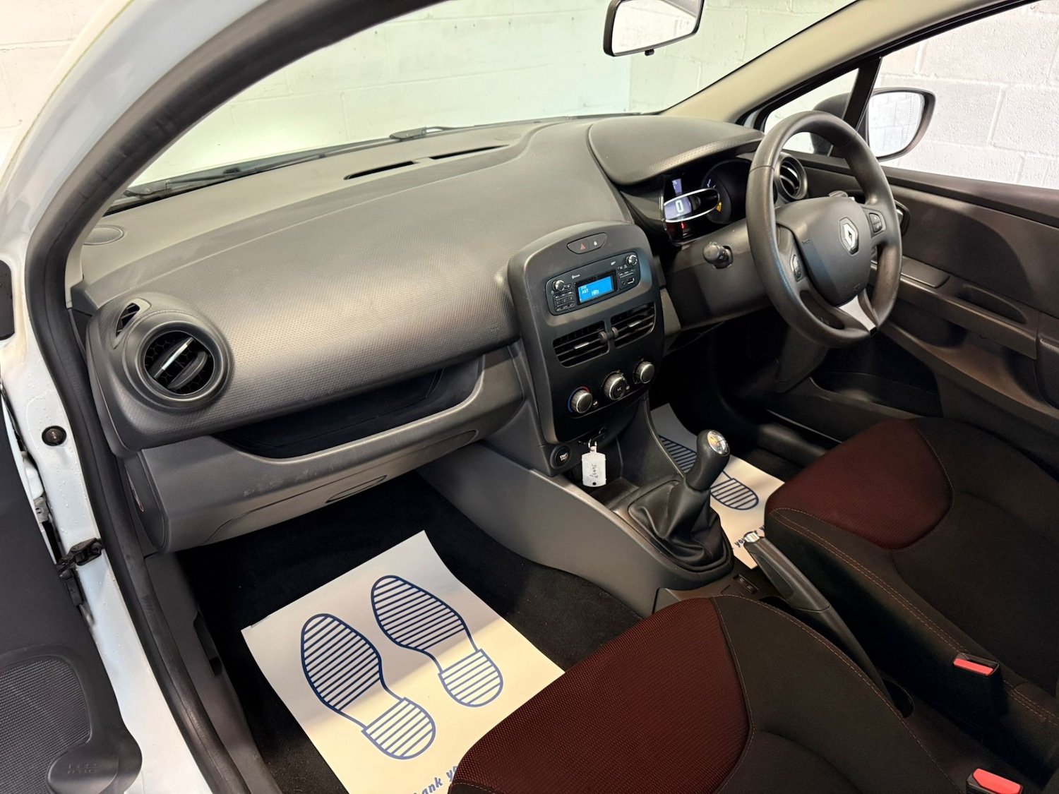 Used Renault Clio 2015 for sale - 76436864: Photo 25