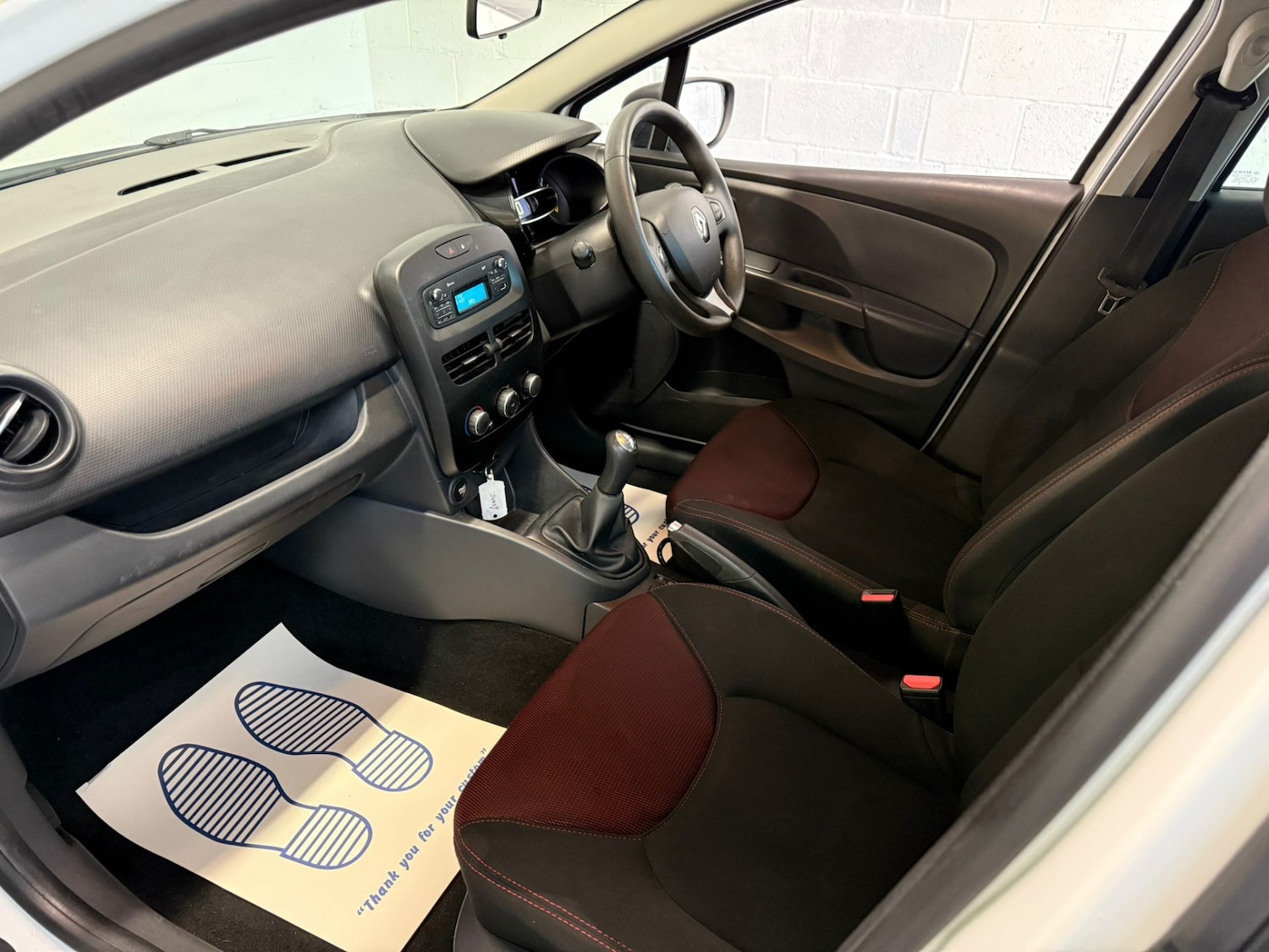 Used Renault Clio 2015 for sale - 76436864: Photo 26