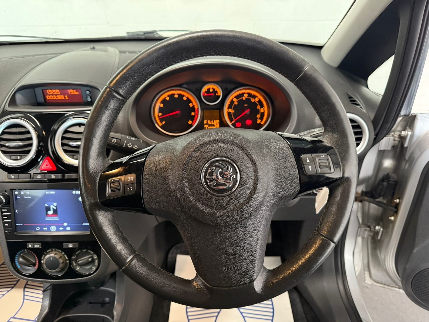 Used Vauxhall Corsa 2010 for sale - 76436859: Photo 14