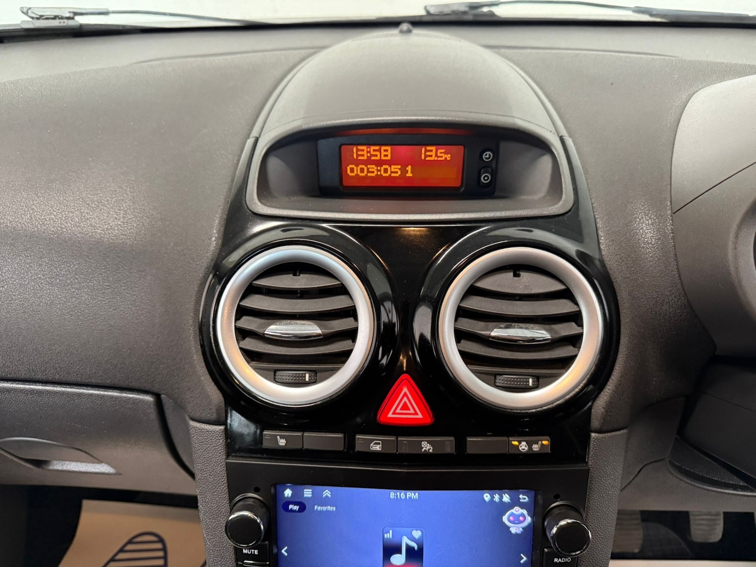 Used Vauxhall Corsa 2010 for sale - 76436859: Photo 18