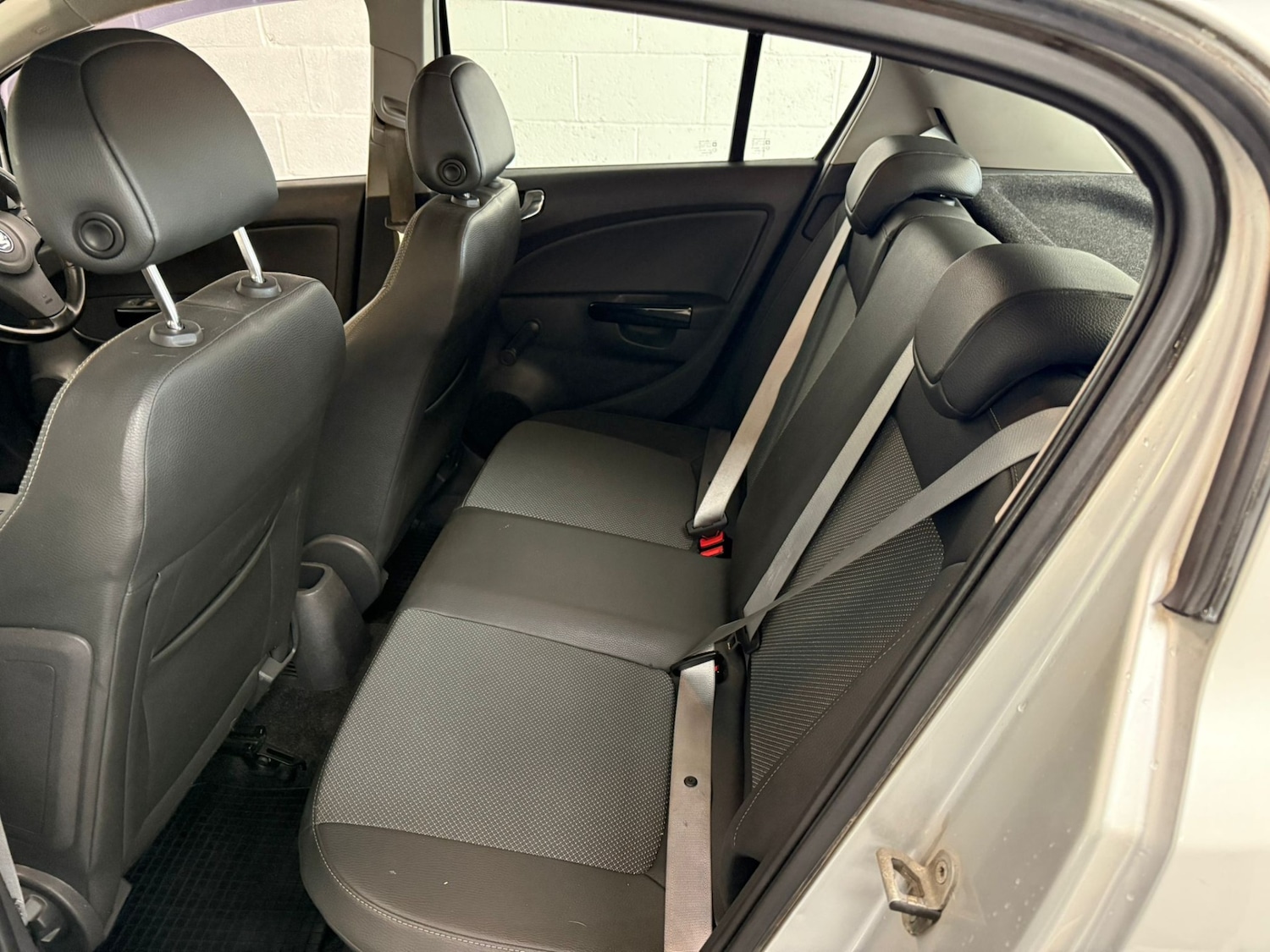 Used Vauxhall Corsa 2010 for sale - 76436859: Photo 25