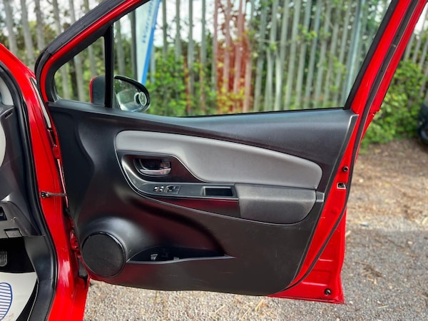 Used Toyota Yaris 2017 for sale - 74631829: Photo 17