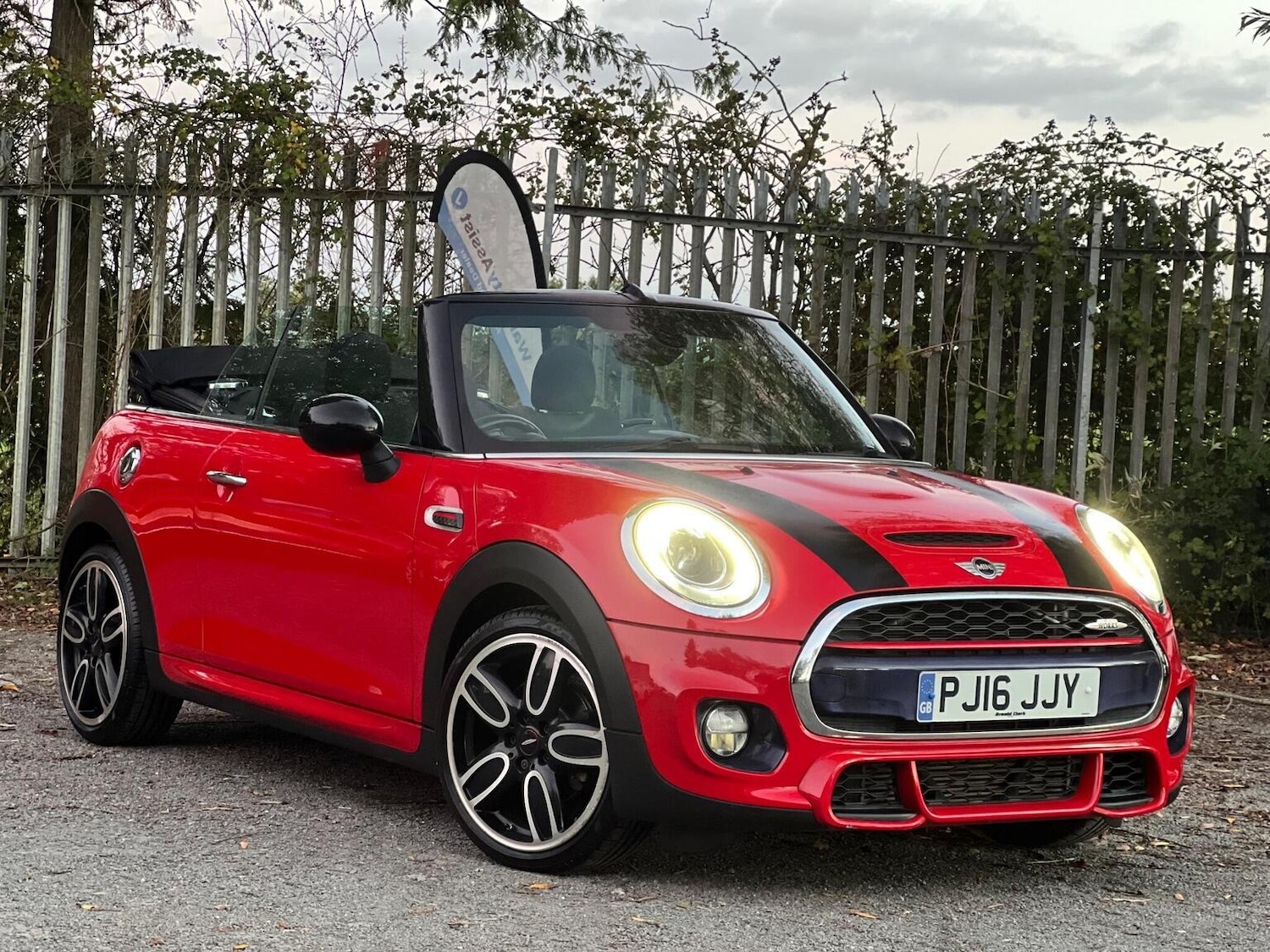 Used MINI Convertible 2016 for sale - 76948268: Photo 1