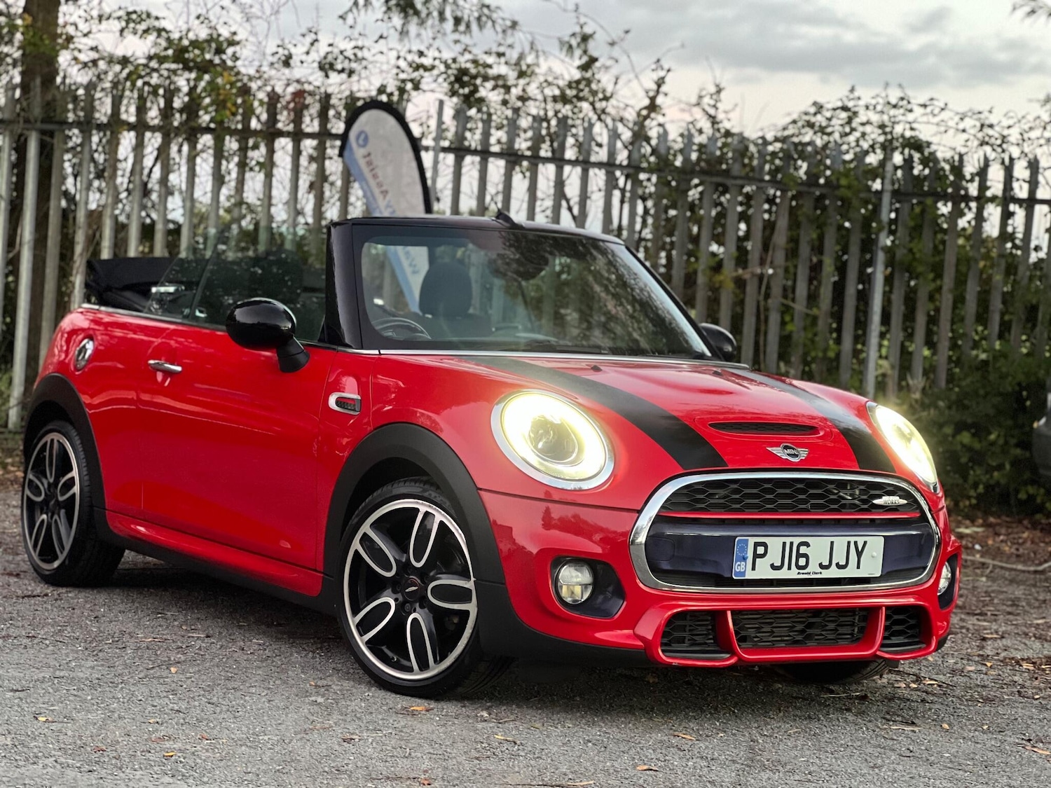 Used MINI Convertible 2016 for sale - 76349554: Photo 41
