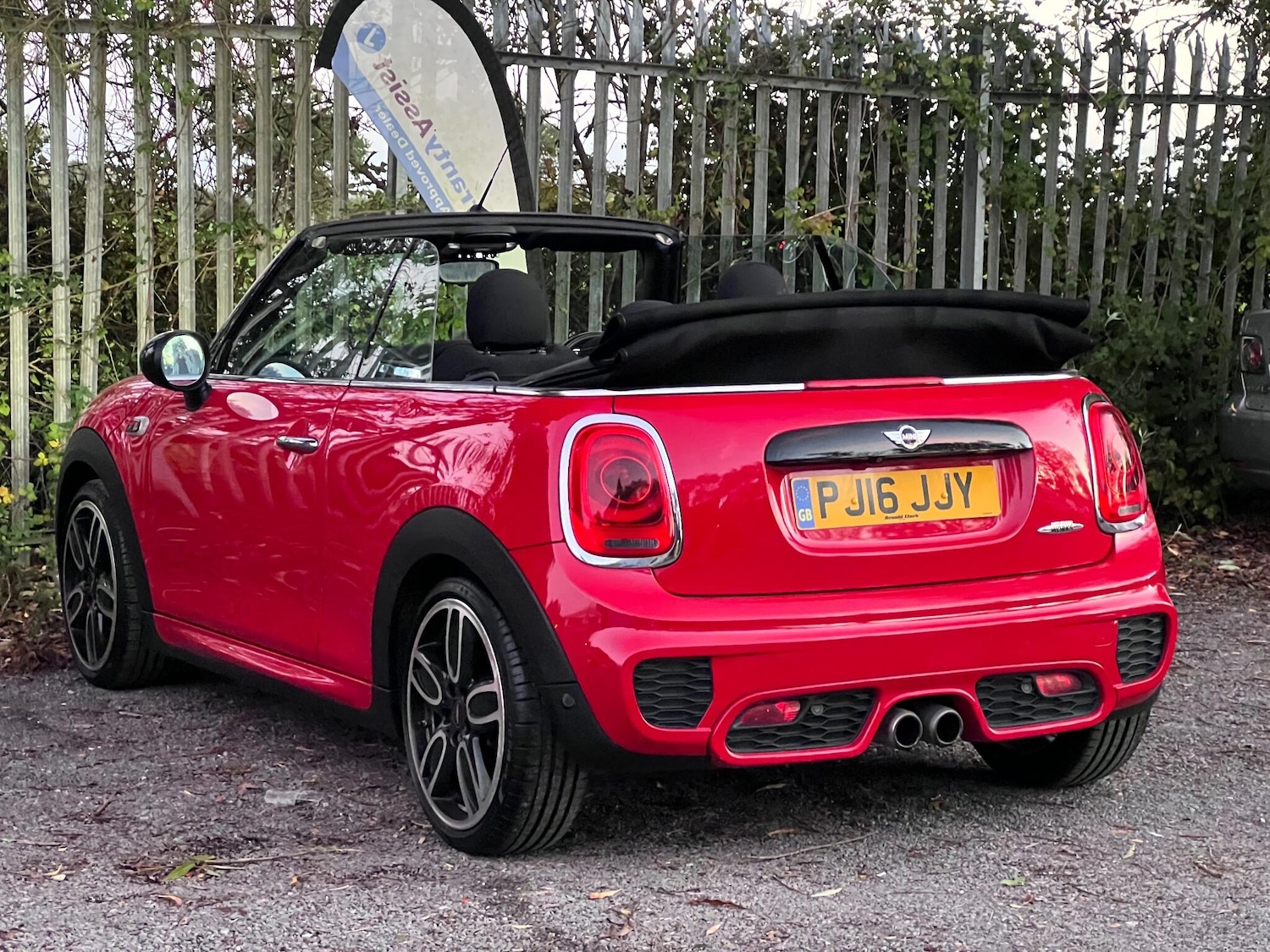 Used MINI Convertible 2016 for sale - 76349554: Photo 42