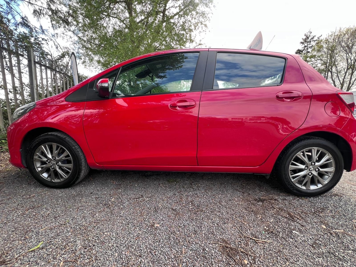 Used Toyota Yaris 2017 for sale - 76947186: Photo 23