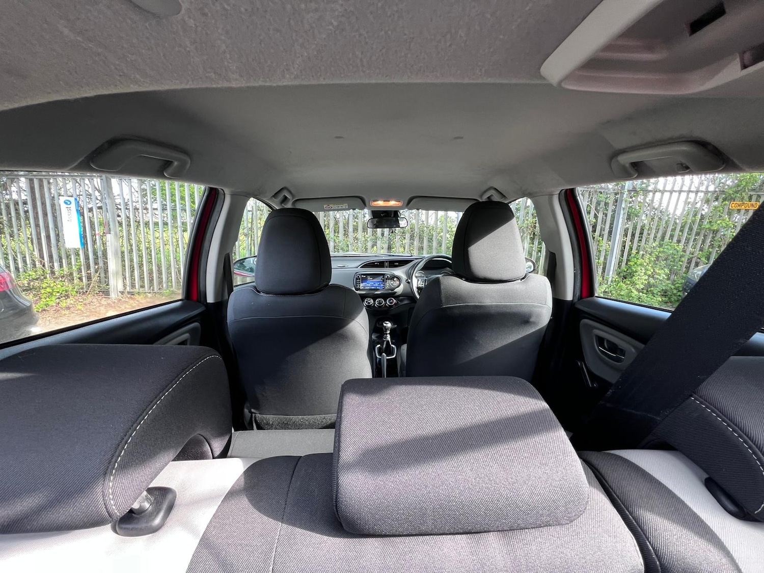 Used Toyota Yaris 2017 for sale - 76947186: Photo 26