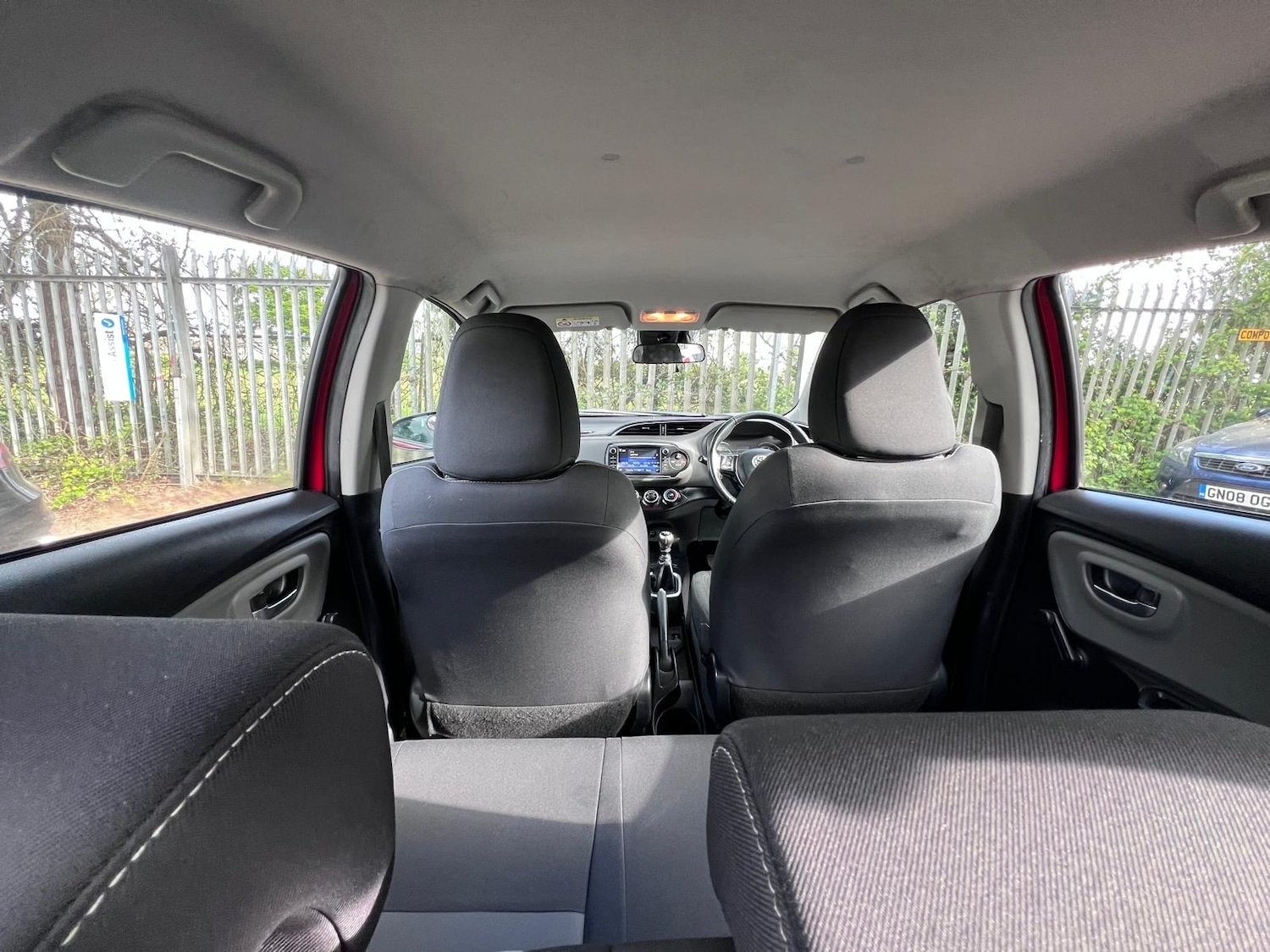 Used Toyota Yaris 2017 for sale - 76947186: Photo 30