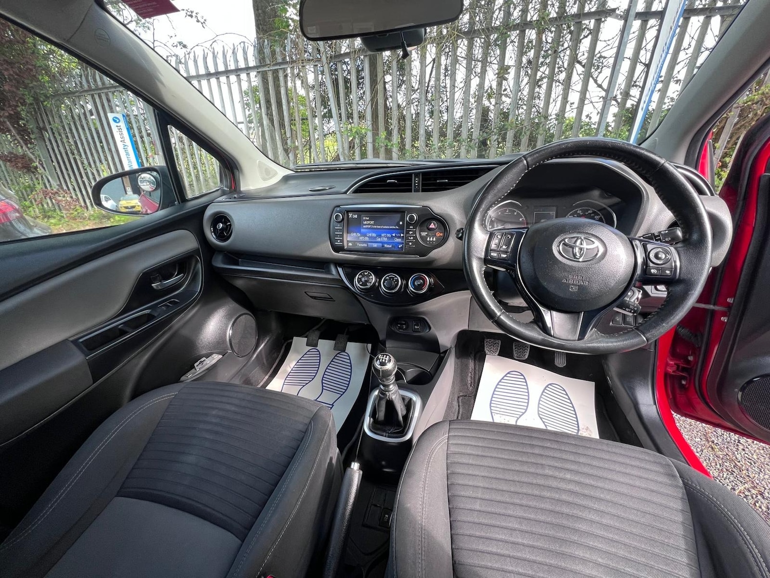 Used Toyota Yaris 2017 for sale - 76947186: Photo 32