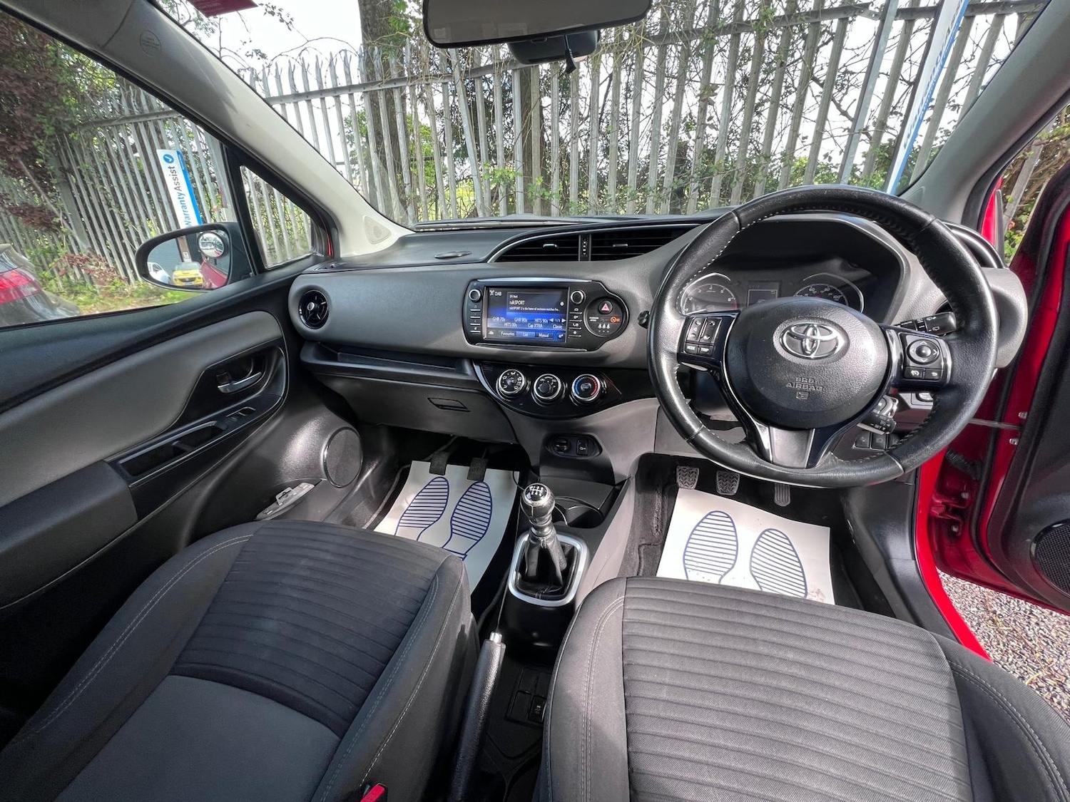 Used Toyota Yaris 2017 for sale - 76947186: Photo 38