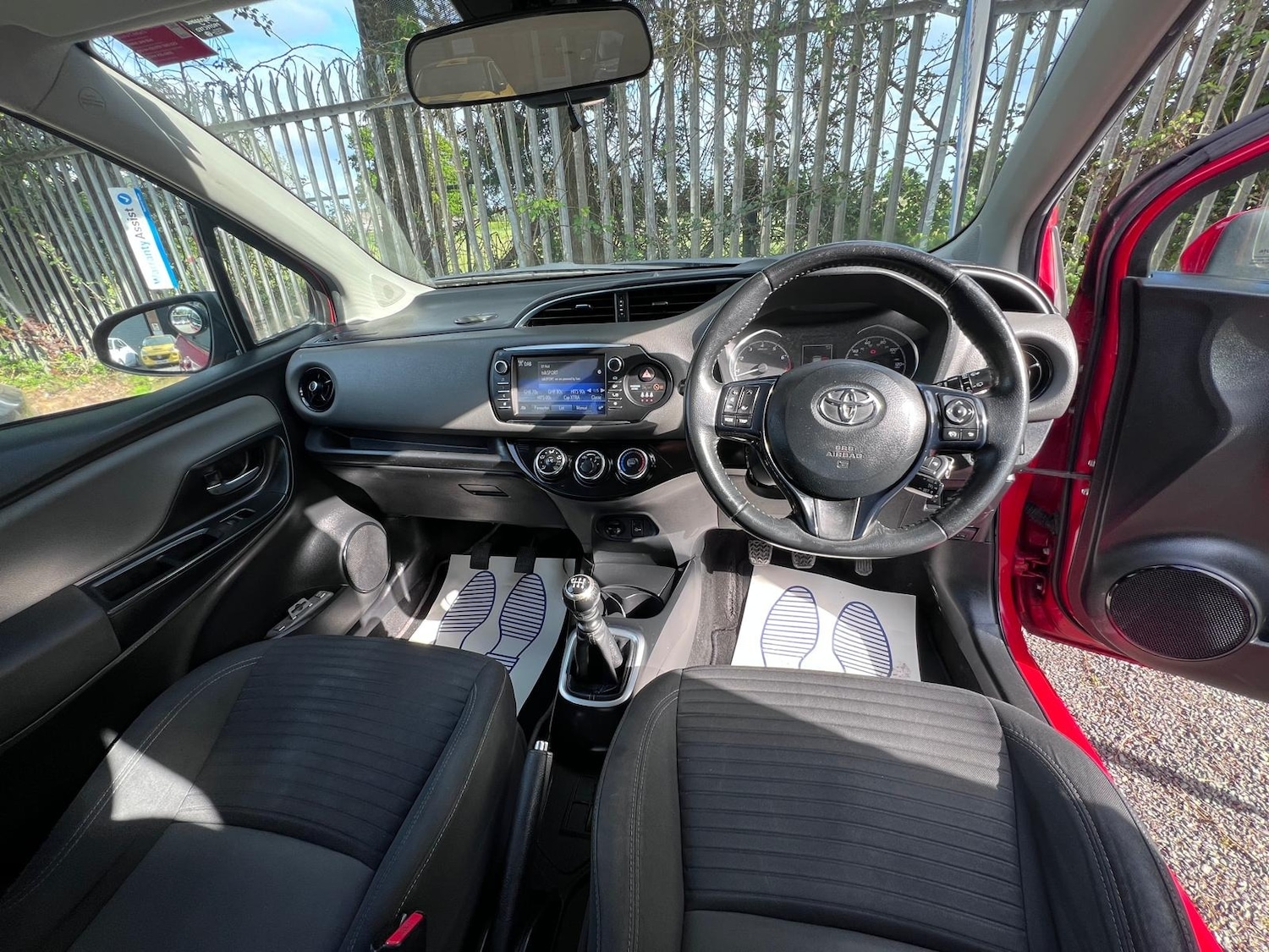 Used Toyota Yaris 2017 for sale - 76947186: Photo 44