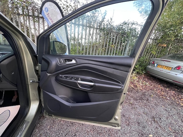 Used Ford Kuga 2014 for sale - 76179709: Photo 29