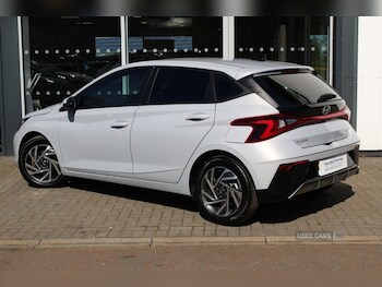 Used Hyundai i20 2024 for sale - 76154077: Photo