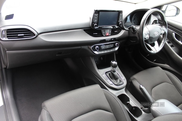 Used Hyundai i30 2017 for sale - 76154076: Photo 2