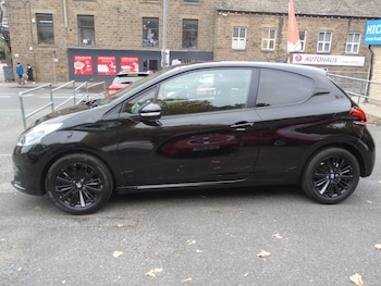 Used Peugeot 208 2017 for sale - 76996616: Photo