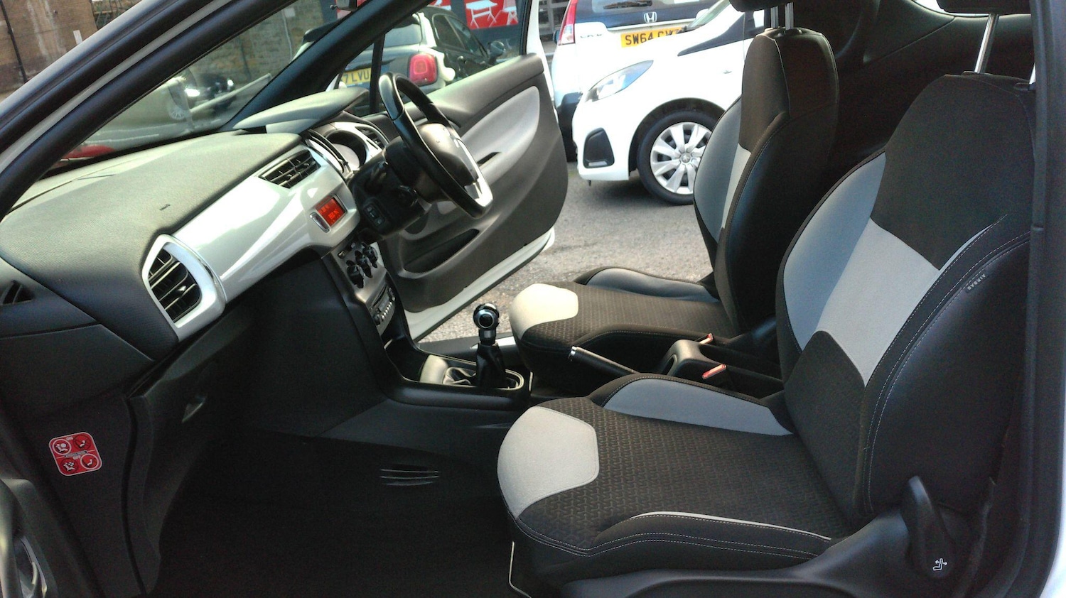 Used Citroen DS3 2015 for sale - 76994228: Photo 16