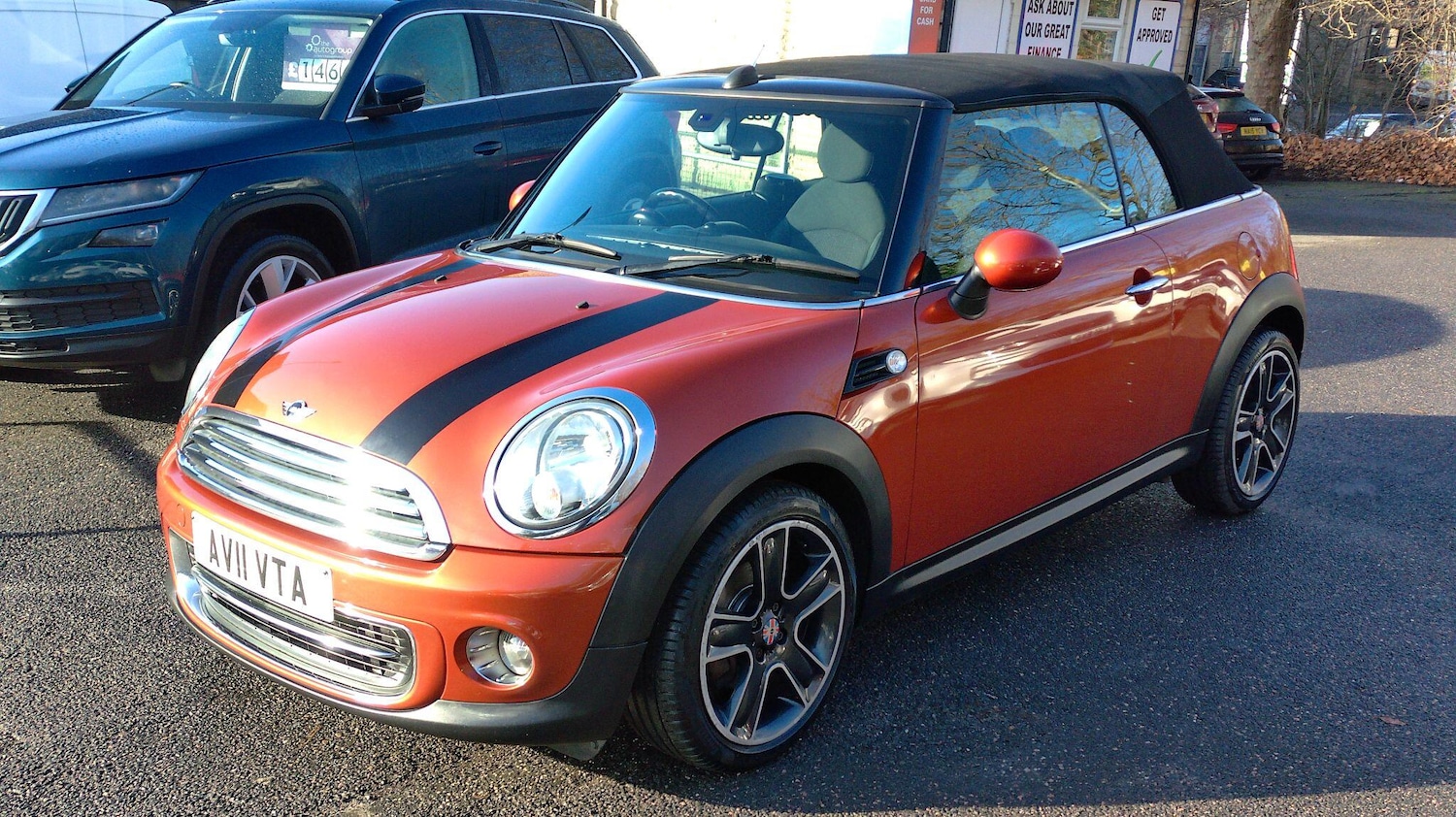 Used MINI Convertible 2011 for sale - 77315189: Photo 2