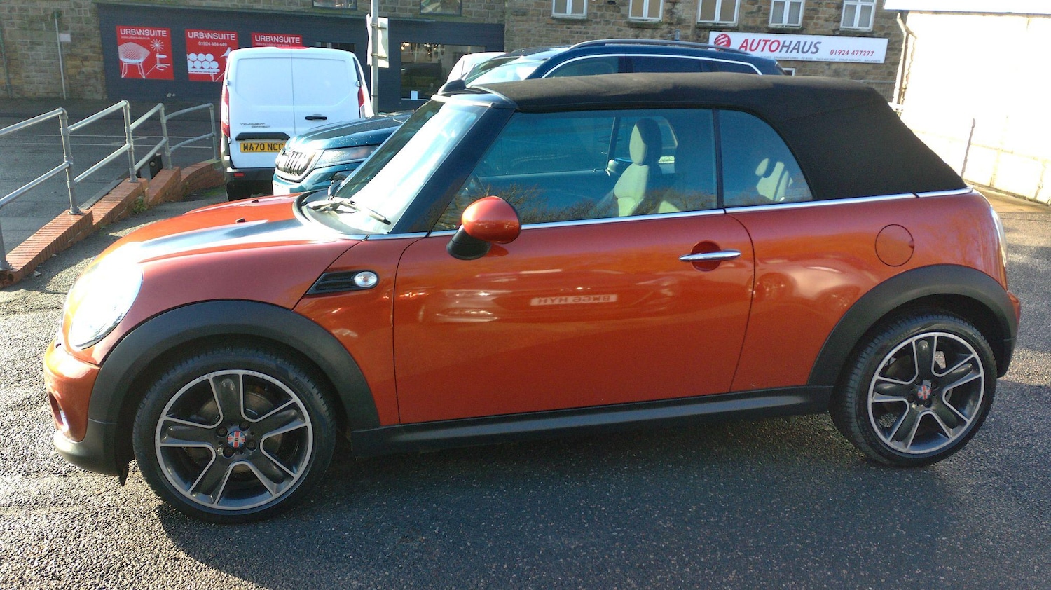 Used MINI Convertible 2011 for sale - 77315189: Photo 3