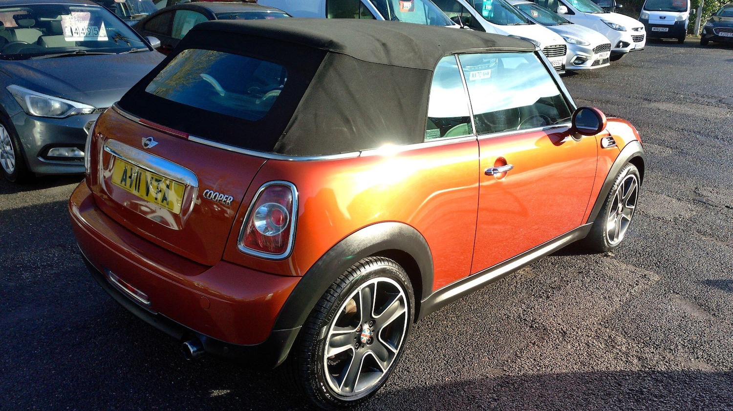 Used MINI Convertible 2011 for sale - 77315189: Photo 9