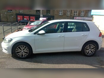 Used Volkswagen Golf 2017 for sale - 78245387: Photo