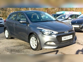 Used Hyundai i20 2017 for sale - 77163260: Photo