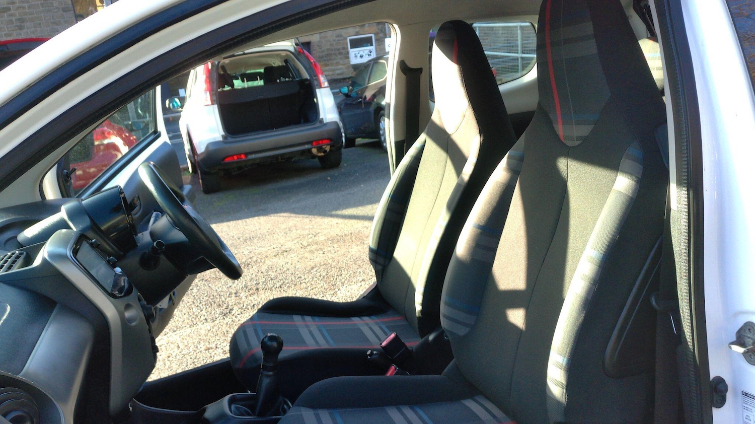 Used Peugeot 108 for sale - 76994867: Photo 14