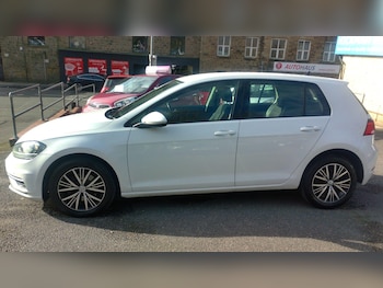 Used Volkswagen Golf 2017 for sale - 78830485: Photo