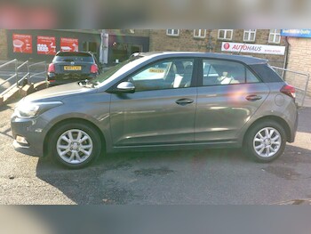 Used Hyundai i20 2017 for sale - 77267179: Photo