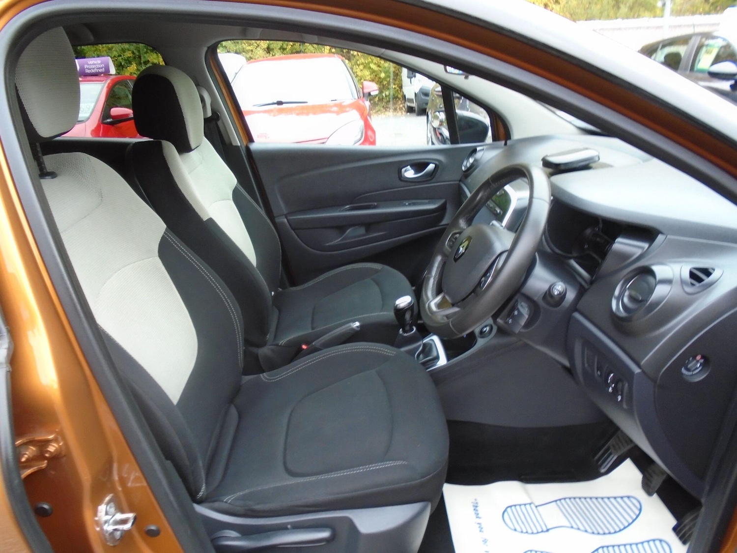 Used Renault Captur 2018 for sale - 76997479: Photo 10