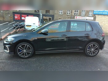 Used Volkswagen Golf 2017 for sale - 77496945: Photo