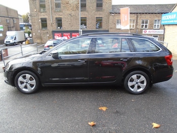 Used Skoda Octavia 2018 for sale - 76993381: Photo