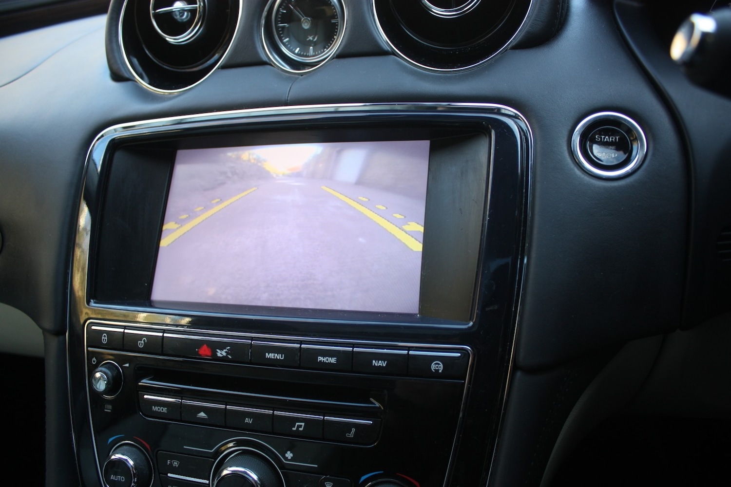 Used Jaguar XJ 2014 for sale - 76666128: Photo 20